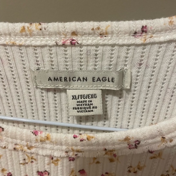 American Eagle Women’s XL Floral Baby Tee - Picture 3 of 3